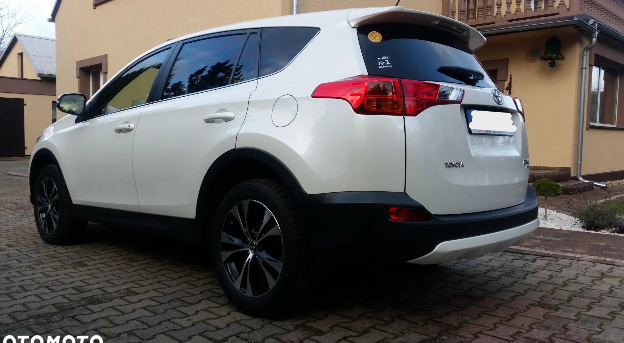Toyota RAV4 cena 70500 przebieg: 209900, rok produkcji 2015 z Koluszki małe 106
